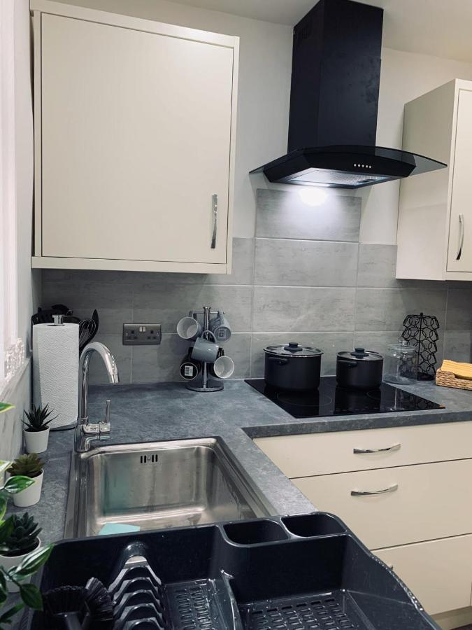 Stylish, Spacious & Luxurious Home - Parking 리버풀 외부 사진